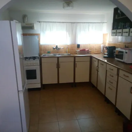 Krisztina 2-3 Apartment *