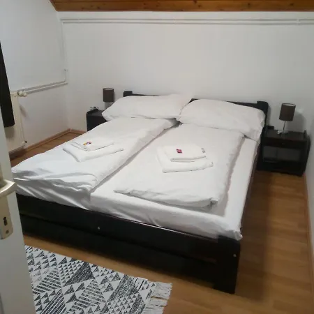 Krisztina 2-3 아파트 *