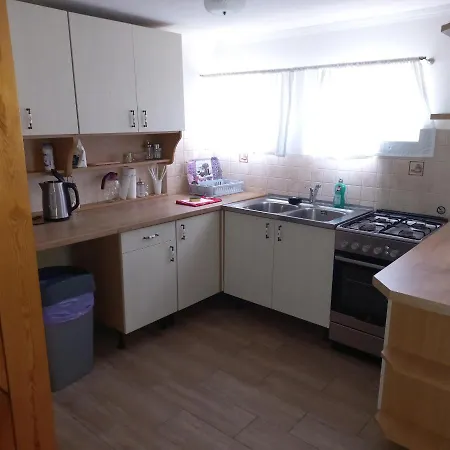 Krisztina 2-3 Apartment *