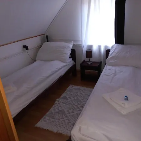 Krisztina 2-3 아파트 *