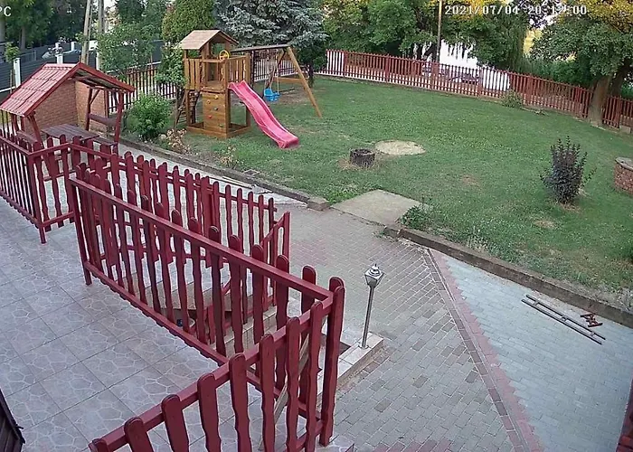 Apartment Krisztina 2-3 *