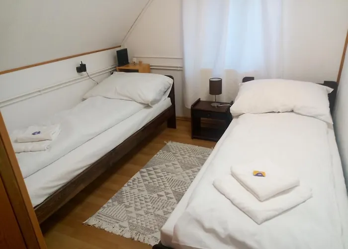 Apartment Krisztina 2-3 *