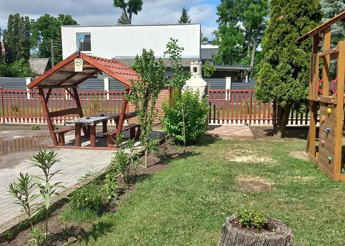 Apartment Krisztina 2-3 *